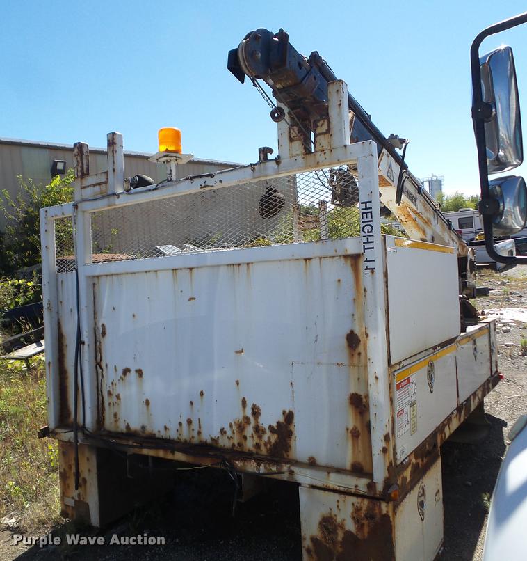 image for item DZ9449 C&S Technical 537 service bed with crane