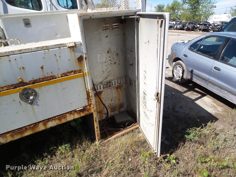 image for item DZ9449 C&S Technical 537 service bed with crane