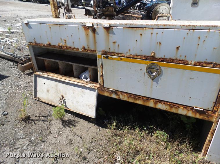 image for item DZ9449 C&S Technical 537 service bed with crane