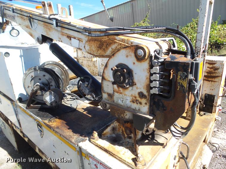 image for item DZ9449 C&S Technical 537 service bed with crane