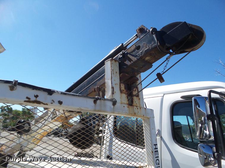 image for item DZ9449 C&S Technical 537 service bed with crane