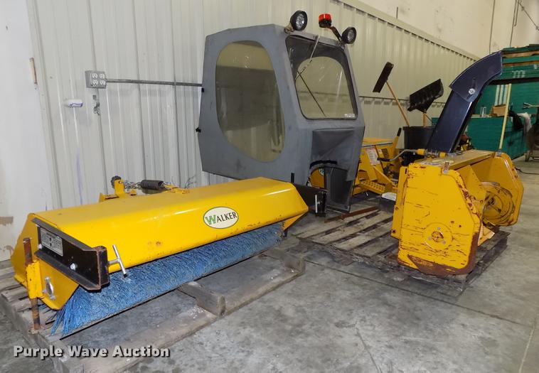 image for item DZ9566 Walker lawn and garden accessories