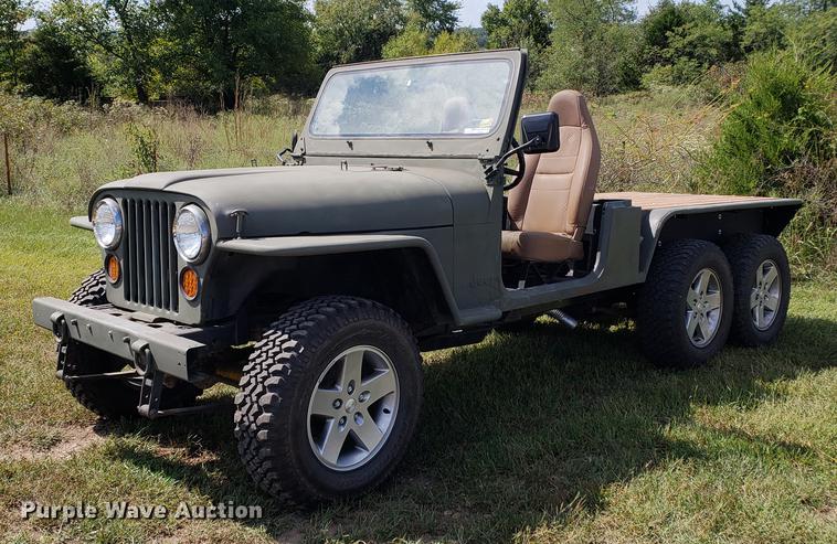 image for item EF9861 1976 Jeep flat bed truck