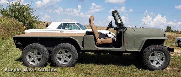 image for item EF9861 1976 Jeep flat bed truck