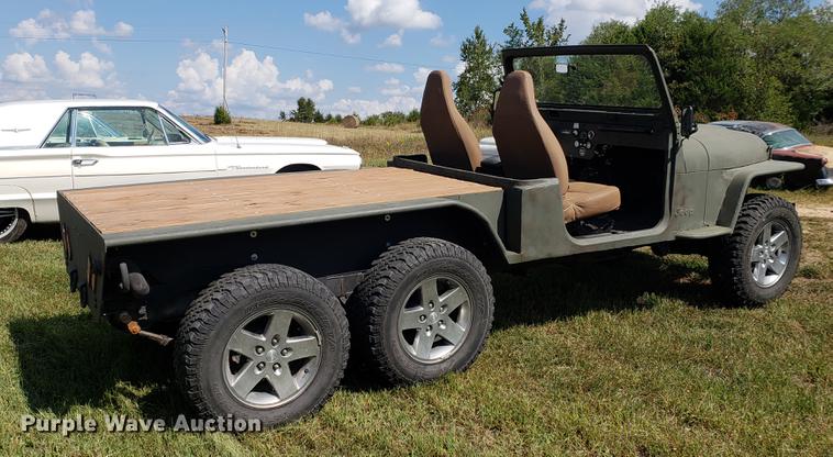 image for item EF9861 1976 Jeep flat bed truck