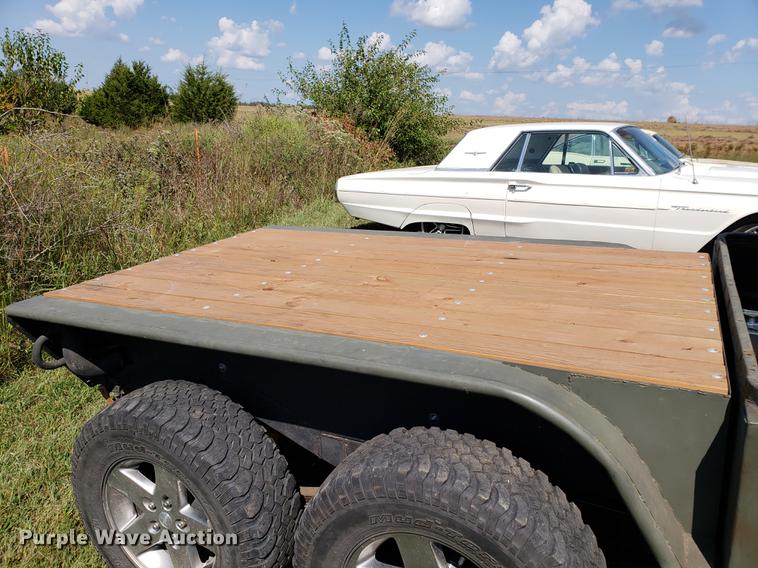 image for item EF9861 1976 Jeep flat bed truck