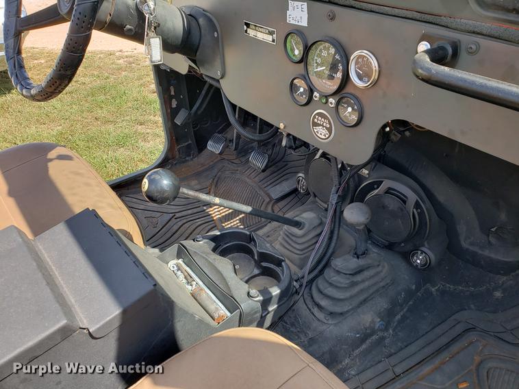 image for item EF9861 1976 Jeep flat bed truck