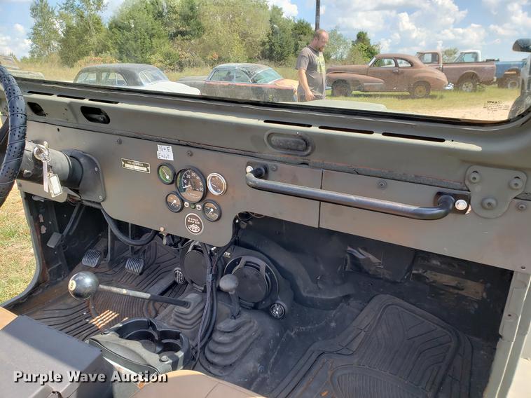 image for item EF9861 1976 Jeep flat bed truck