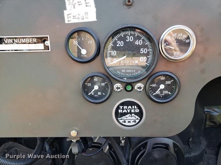 image for item EF9861 1976 Jeep flat bed truck