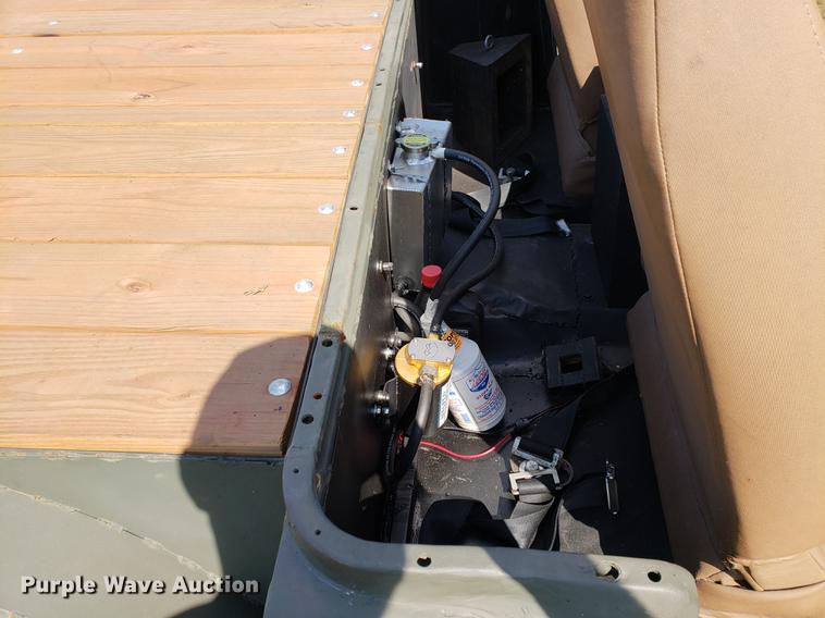 image for item EF9861 1976 Jeep flat bed truck