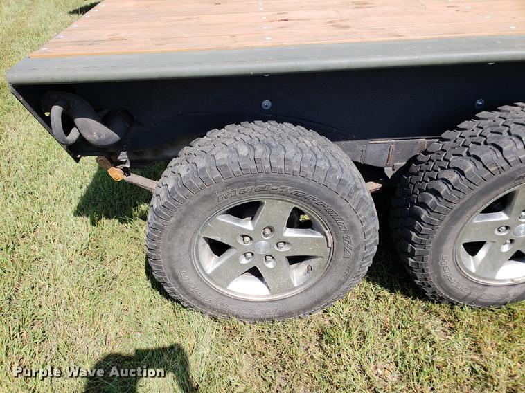 image for item EF9861 1976 Jeep flat bed truck