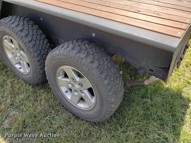 image for item EF9861 1976 Jeep flat bed truck