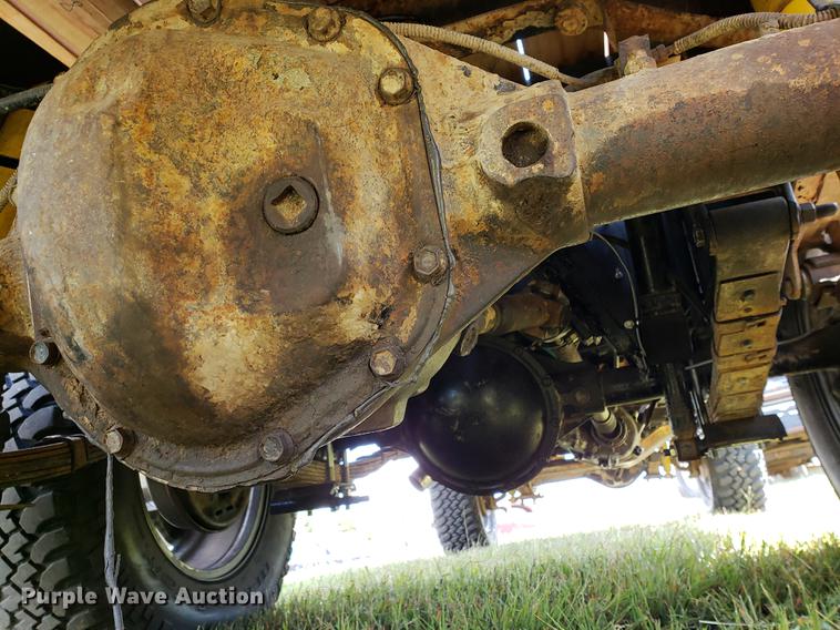 image for item EF9861 1976 Jeep flat bed truck