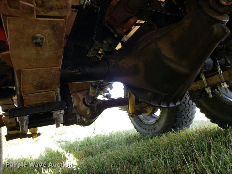 image for item EF9861 1976 Jeep flat bed truck