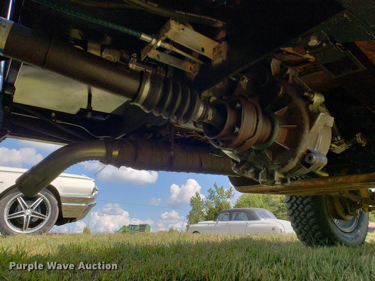 image for item EF9861 1976 Jeep flat bed truck