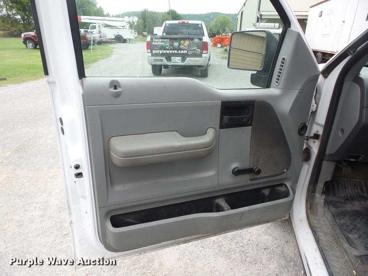 image for item EI9957 2004 Ford F150 SuperCab pickup truck