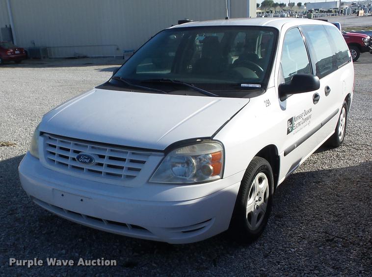 image for item EI9962 2004 Ford Freestar van