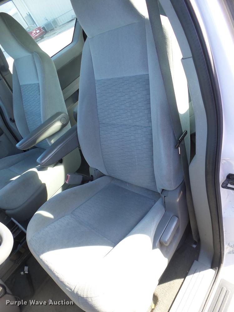 image for item EI9962 2004 Ford Freestar van