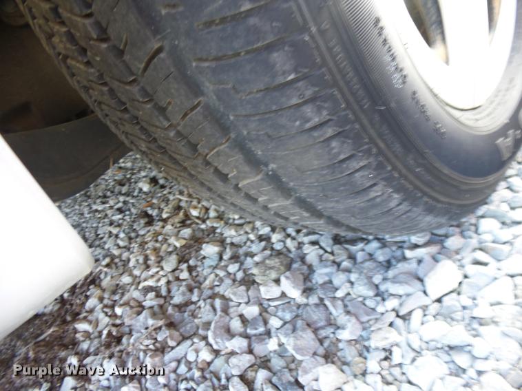 image for item EI9962 2004 Ford Freestar van