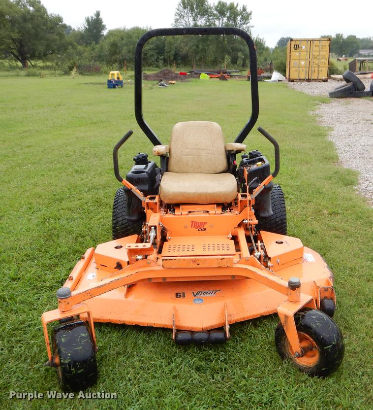 image for item EO9555 Scag Tiger Cub ZTR lawn mower