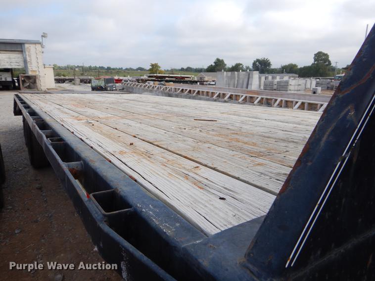 image for item EO9624 2009 PJ equipment trailer