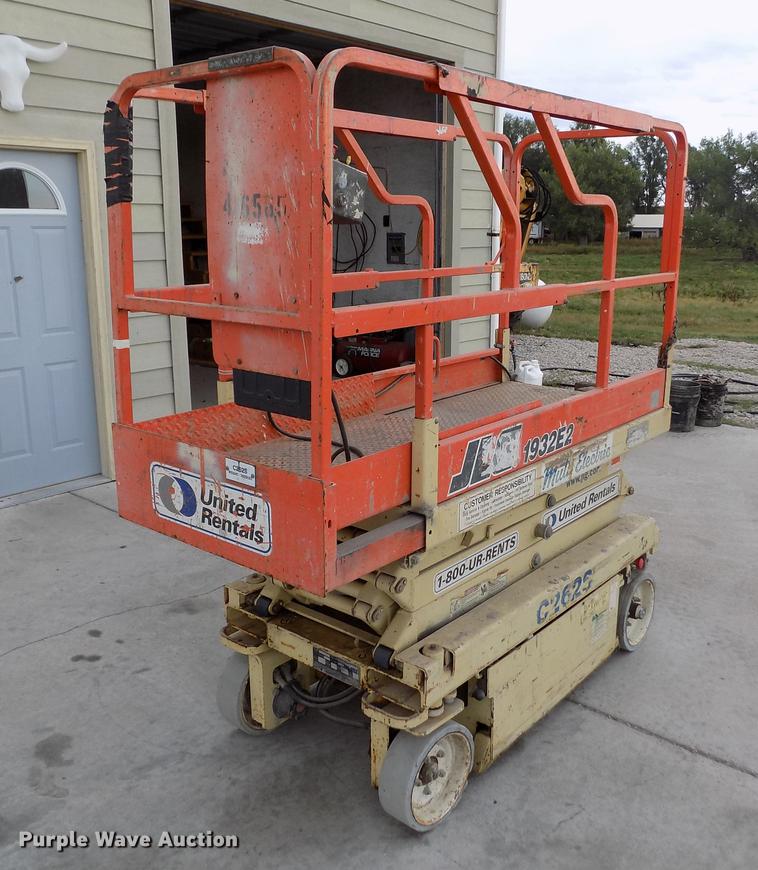 image for item ER9176 JLG 1932E2 scissor lift