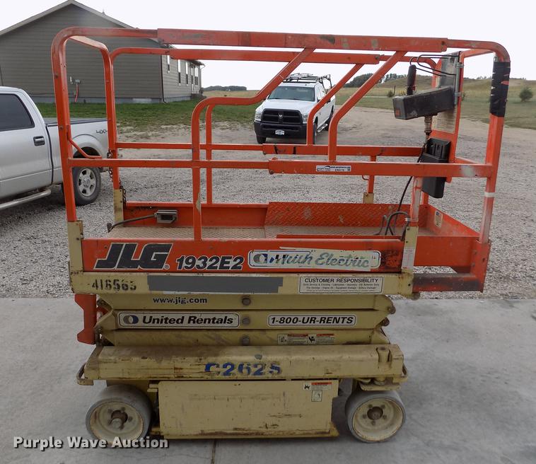 image for item ER9176 JLG 1932E2 scissor lift