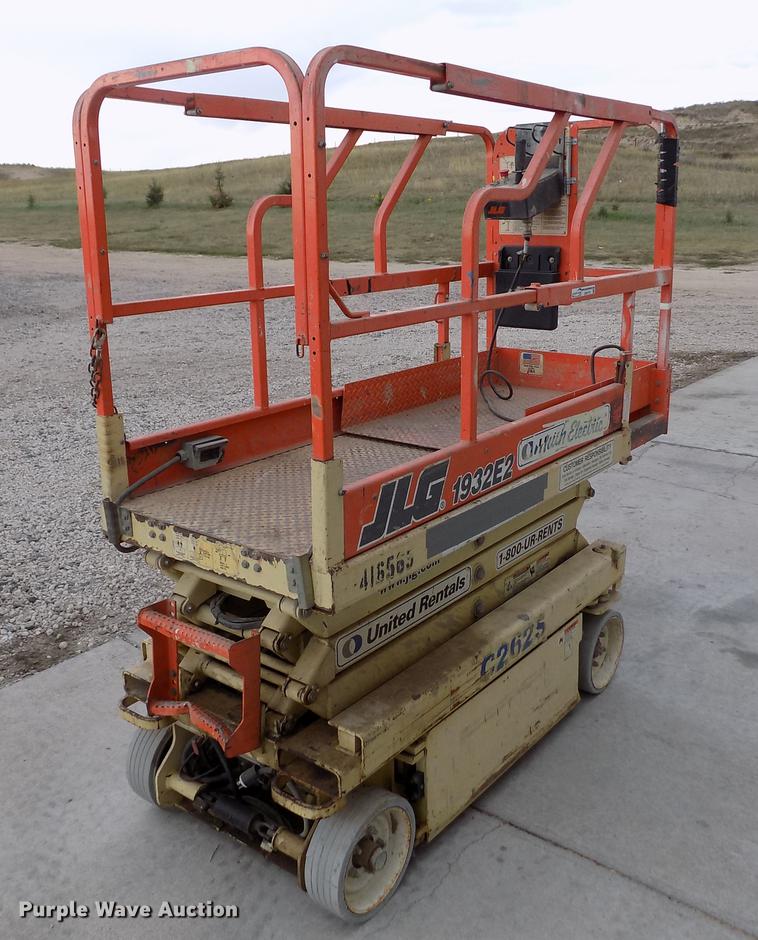 image for item ER9176 JLG 1932E2 scissor lift
