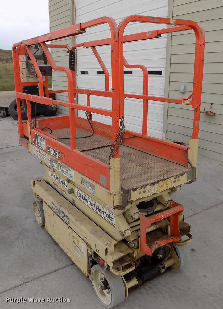 image for item ER9176 JLG 1932E2 scissor lift