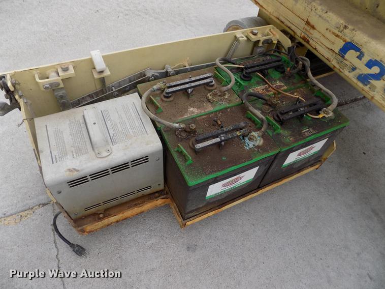 image for item ER9176 JLG 1932E2 scissor lift