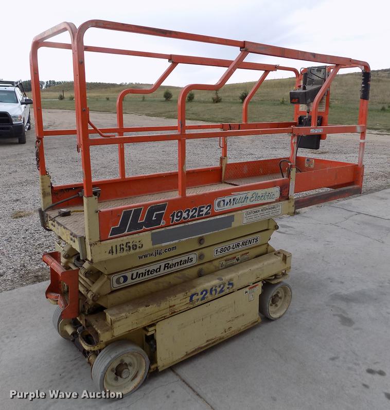 image for item ER9176 JLG 1932E2 scissor lift