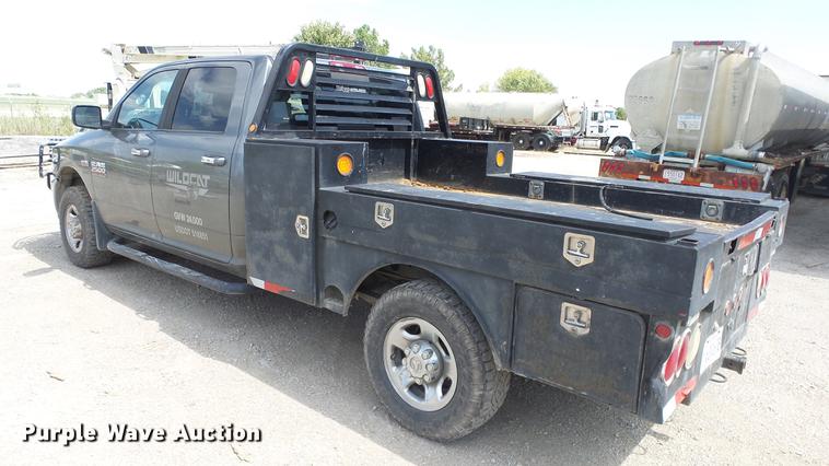 image for item ES9390 2013 Dodge Ram 2500 Crew Cab flatbed pickup truck