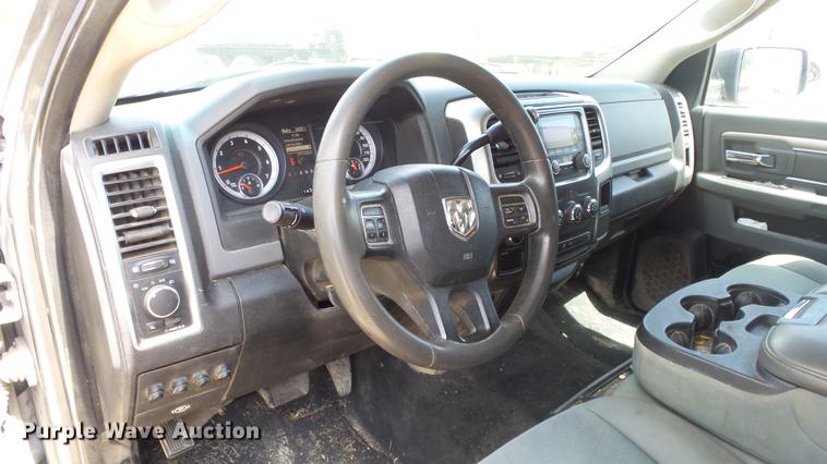 image for item ES9390 2013 Dodge Ram 2500 Crew Cab flatbed pickup truck