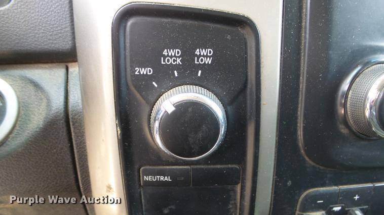 image for item ES9390 2013 Dodge Ram 2500 Crew Cab flatbed pickup truck