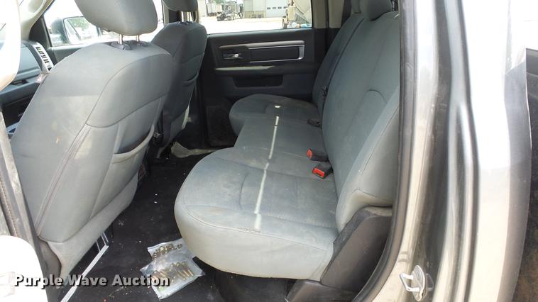 image for item ES9390 2013 Dodge Ram 2500 Crew Cab flatbed pickup truck