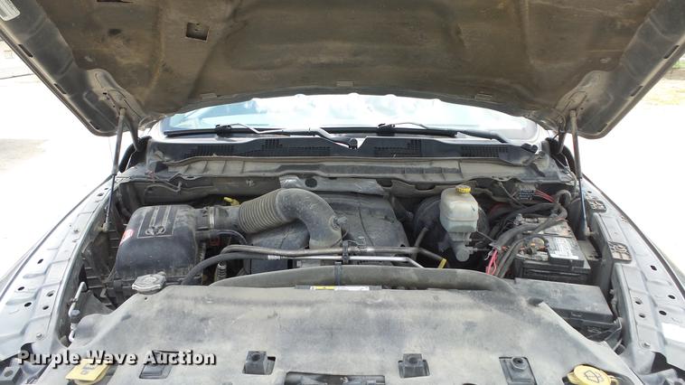 image for item ES9390 2013 Dodge Ram 2500 Crew Cab flatbed pickup truck