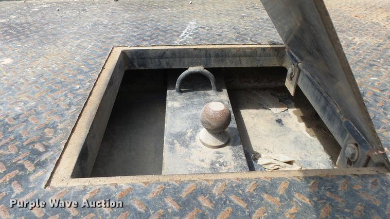 image for item ES9390 2013 Dodge Ram 2500 Crew Cab flatbed pickup truck