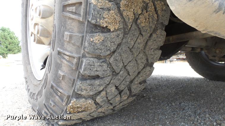 image for item ES9390 2013 Dodge Ram 2500 Crew Cab flatbed pickup truck