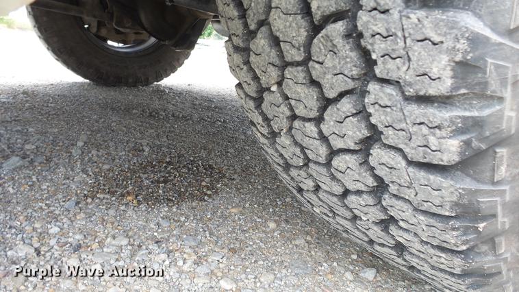 image for item ES9390 2013 Dodge Ram 2500 Crew Cab flatbed pickup truck