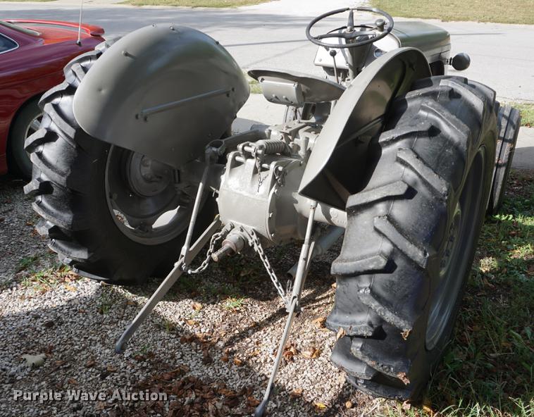 image for item EU9105 1951 Ferguson TO-20 tractor
