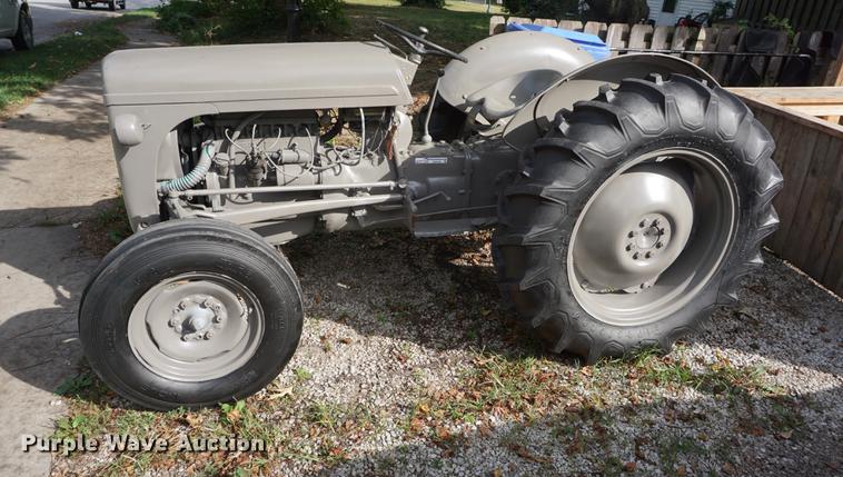 image for item EU9105 1951 Ferguson TO-20 tractor