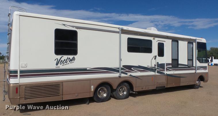 image for item FO9176 1997 Winnebago Vectra Grand Tour RV