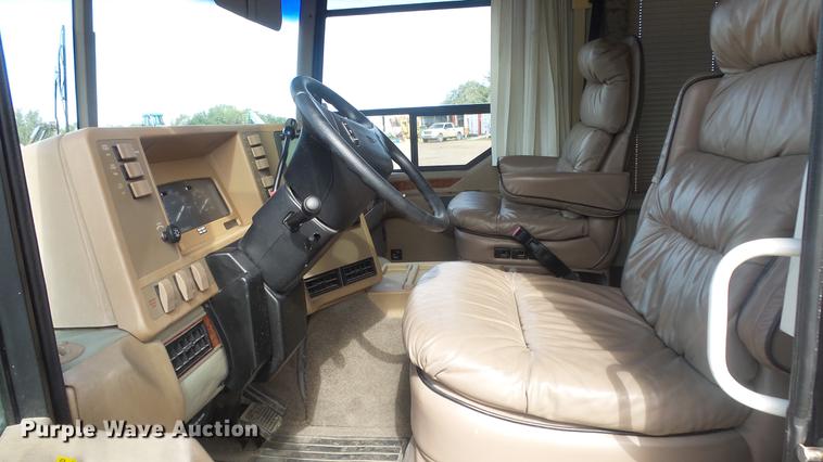 image for item FO9176 1997 Winnebago Vectra Grand Tour RV