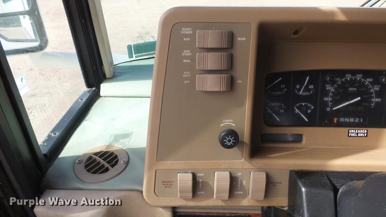 image for item FO9176 1997 Winnebago Vectra Grand Tour RV