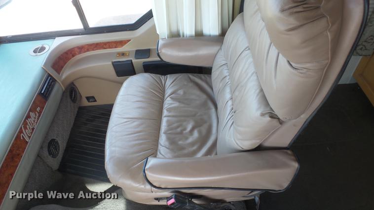 image for item FO9176 1997 Winnebago Vectra Grand Tour RV