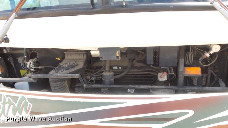 image for item FO9176 1997 Winnebago Vectra Grand Tour RV