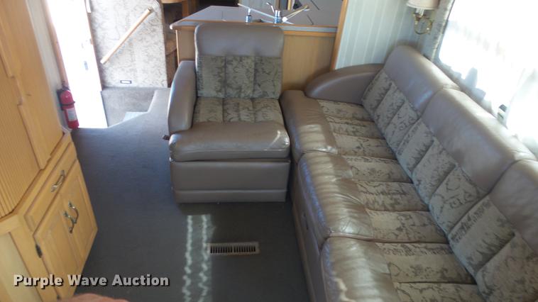 image for item FO9176 1997 Winnebago Vectra Grand Tour RV