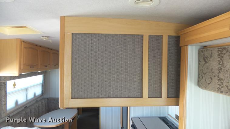 image for item FO9176 1997 Winnebago Vectra Grand Tour RV