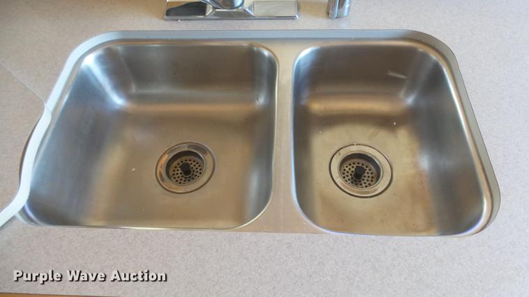 image for item FO9176 1997 Winnebago Vectra Grand Tour RV