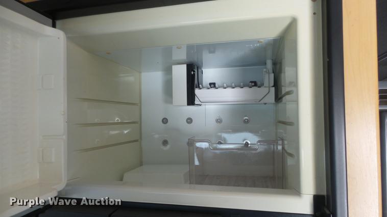 image for item FO9176 1997 Winnebago Vectra Grand Tour RV